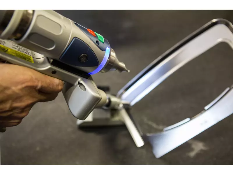 Braccio FARO di controllo dimensionale con scansione laser.webp